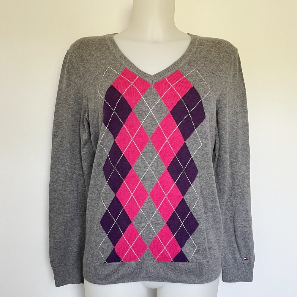 EUC Women’s TOMMY HILFIGER grey diamond sweater Size L